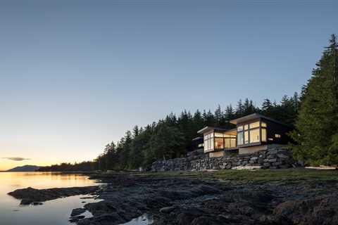 An Alaskan Retreat Captures the Majesty of the Surrounding Wilderness