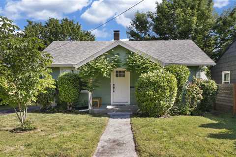 Cottage Style Homes: When Cozy, Quaint, and Charming Collide