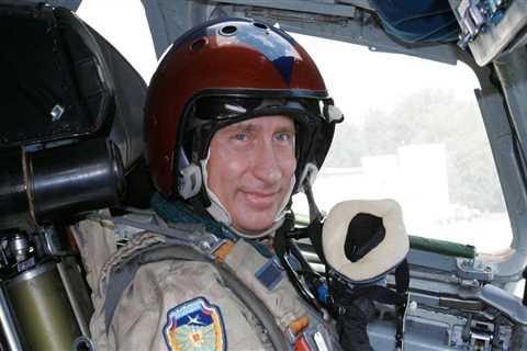 Ex-KGB sleeper agent on Russia's nuclear threats: 'Putin is not a suicide bomber'