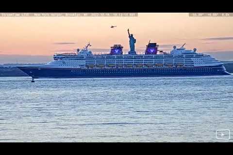 New York City Harbor, Waterfront Museum, Brooklyn NY USA | StreamTime LIVE