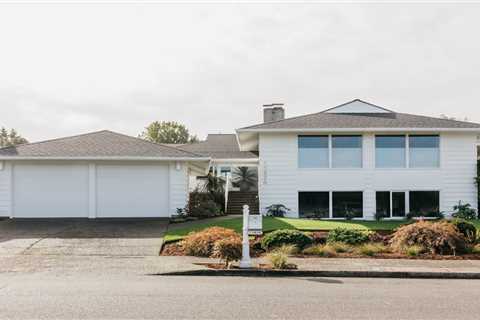 Subtle Moves Modernize a ’60s Midcentury in Portland, Oregon