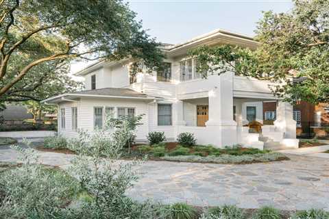Before &amp; After: A Houston Photographer Casts New Light on a Historic Craftsman