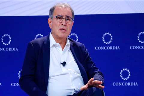 'Dr. Doom' Nouriel Roubini sees a 25% fall in the S&amp;P 500 if the US economy sinks into a severe recession
