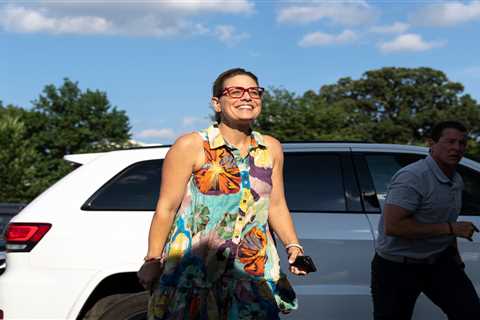 Kyrsten Sinema's party switch may make life that much harder for her already stressed out Hill staff