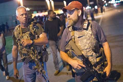 Leaked documents indicate over 300 members of far-right paramilitary Oath Keepers may be current or former DHS employees, Project on Government Oversight reports