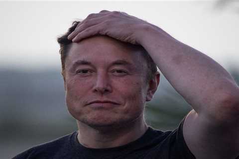 Some Twitter staff were cut off after missing a Saturday deadline from Elon Musk because they didn't check emails at the weekend, report says