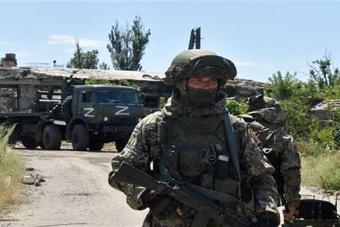 Russian soldiers drafted to Ukraine were told they wouldn't have to actually fight anyone, report says. Many of them were swiftly killed.