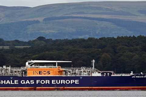 Natural gas sinks after EU energy ministers agree to cap prices as Russia's war in Ukraine throttles markets