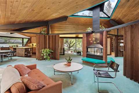 An Experimental Home With a Shape-Shifting Interior Just Hit the Market for the First Time