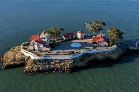 Wanted: Two lighthouse keepers for tiny island in San Francisco Bay. Must have 'high-quality culinary experience' and a captain's license.