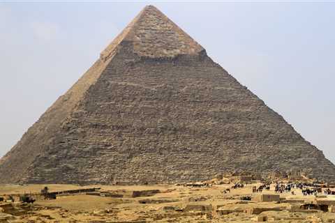 On Pluto you could throw a baseball over the Great Pyramid of Giza, a scientist's animation reveals