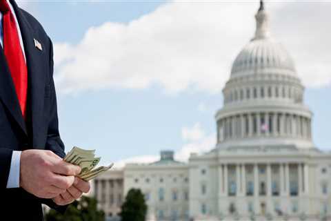 77 members of the 117th Congress violated a federal conflicts-of-interest and financial transparency law
