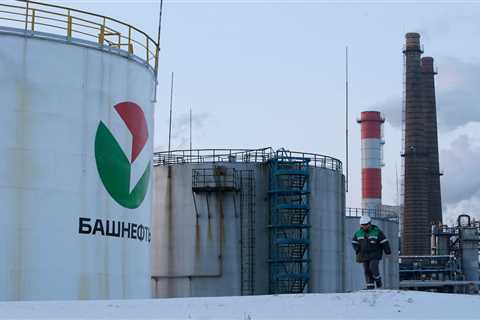 Russia is ready to cut its oil output by 7% early next year to hit back at the EU-led price cap