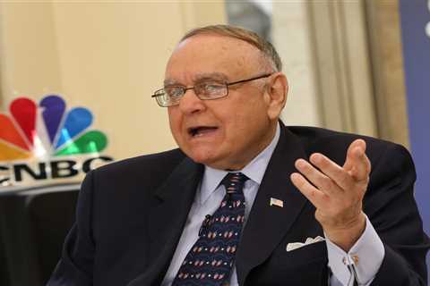 Leon Cooperman expects US stocks to keep struggling in 2023: 'Anybody looking for a new bull market is looking the wrong way'