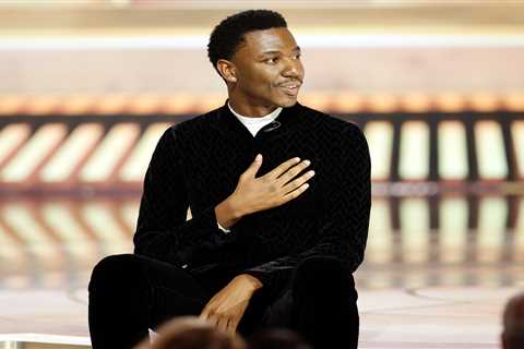 Jerrod Carmichael said he got $500,000 for hosting the Golden Globes. Here's how that compares to the fees of other award show hosts, like Jimmy Kimmel.