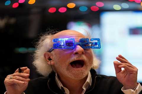 Recession is imminent, the market believes &mdash; but Jeremy Siegel, Ed Yardeni, Tom Lee and other top analysts still see gains ahead for stocks. Here's why, and what they're saying.