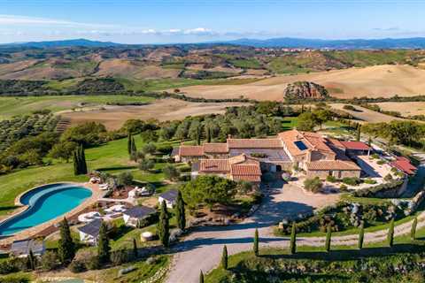 Take in Stunning Views of Tuscany’s Rolling Hills From This Restored Farmhouse