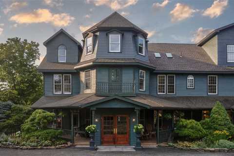 Before &amp; After: Siblings Turn a Neglected Victorian Into a Dreamy Catskills Hotel