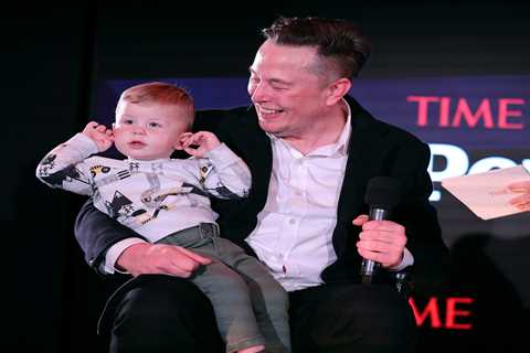Elon Musk says he didn't have any rules about limiting his kids' time on social media but that may have been a mistake