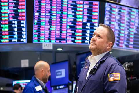 US stocks finish higher after volatile session as S&amp;P 500 breaks out of slump