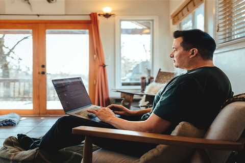 I'm a pastor living in rural Arkansas, and I make up to $3,000 a week with my side hustle using ChatGPT to make pitch decks for startups
