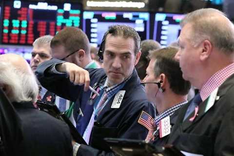 US stocks trade lower as market limps toward February loss