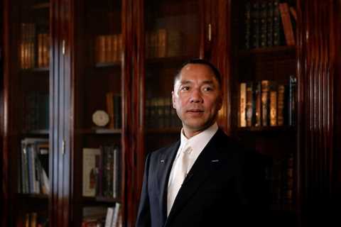 Feds arrest Chinese tycoon linked to Steve Bannon and charge him with defrauding online fans to fund his yacht, Ferrari, and $36,000 mattresses