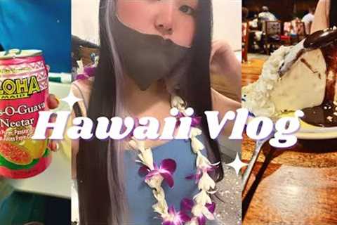 Hawaii Vlog | First night in Waikiki with fireworks | Staying at Alohilani Resort | Eating at Duke's