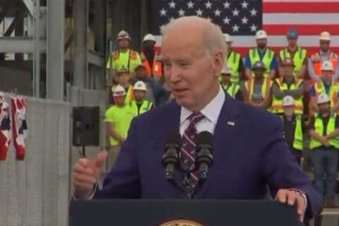 Joe Biden in North Carolina: “I sent flowers to your wife. I don’t know about you. You better damn well be on time for that dinner. He has dinner later tonight, I’m not gonna tell you the time”