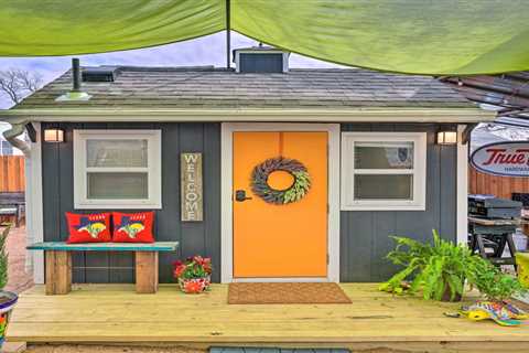 I bought a $1,200 shed on Craigslist and transformed it into a backyard cottage. My side hustle nets me about $600 extra a week.