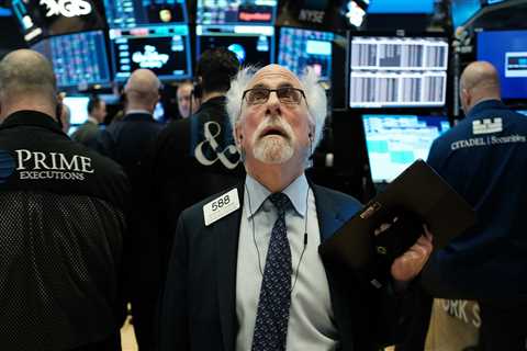 Meet Peter Tuchman, the most photographed stock trader on Wall Street