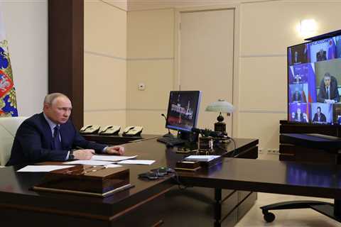 Putin built identical offices across Russia to conceal his location, a Russian intelligence officer who defected says