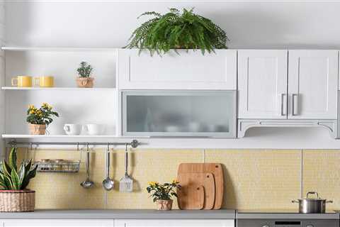Interior designers share 5 kitchen trends that’ll be huge this season and 4 that will be out