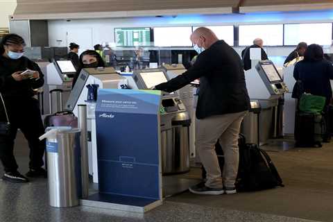 Alaska Airlines is getting rid of the self-serve airport kiosks that print boarding passes