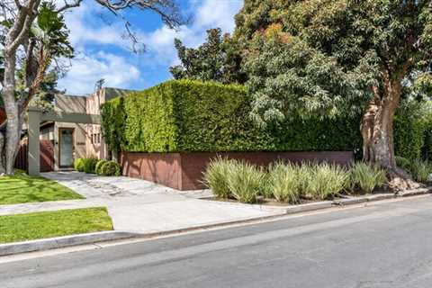 Bradley Cooper’s Verdant Venice Bungalow Surfaces for $2.4M