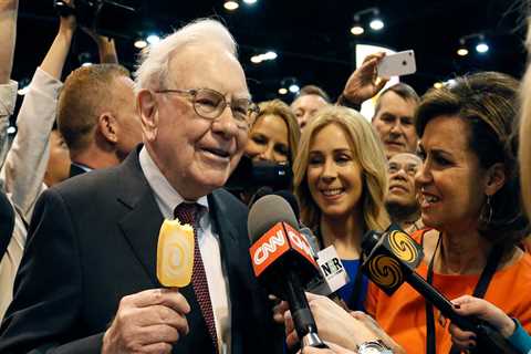 Warren Buffett eats McDonald's for breakfast, drinks 5 Cokes a day, and devours cookies and ice cream. Here are the investor's 11 best quotes about his iconic diet.