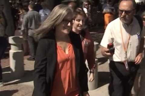 VIDEO: “Why Are You Avoiding The Public? Why Are You Avoiding The Press?” – Fearful Fake Governor Katie Hobbs RUNS Even From Leftist Reporters