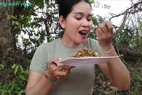 How To Cooking Holy basil With Chicken Recipe In The Forest