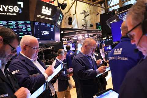 US stocks climb as Wall Street hopes debt ceiling deal is in sight