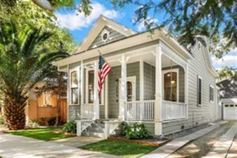 10 North Carolina Style Homes: From Coastal Bungalows to Mid-Century Modern