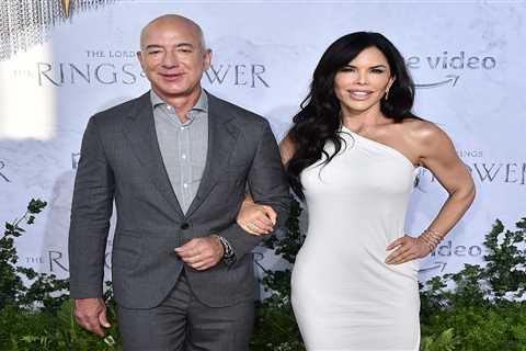 Jeff Bezos and Lauren Sanchez are reportedly engaged &mdash; here's a look inside their family