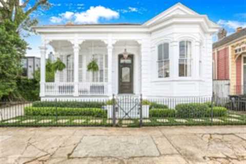 12 Louisiana Style Homes: From French Country to Acadian Style Bungalows