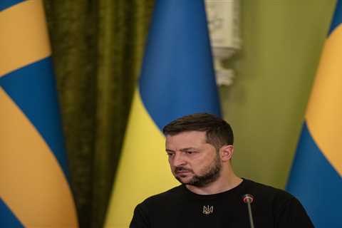 Zelenskyy says Ukraine is ready for its counteroffensive but warns that 'a large number of soldiers will die'