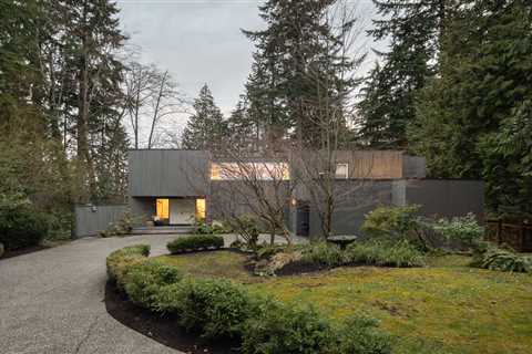 In Vancouver, an Award-Winning Home by James K.M. Cheng Asks $3.1M