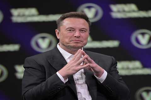 Elon Musk asks: 'If I'm so smart, why did I pay so much for Twitter?'