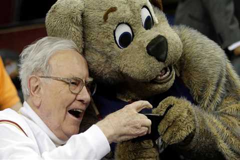Warren Buffett's TikTok fans devour his advice about stocks, crypto, and simple living. Here are 7 Buffett quotes that are popular on the platform.