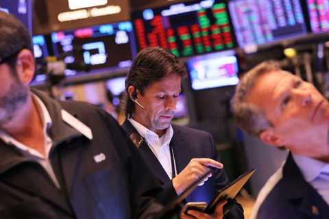 Ditch surging Big Tech stocks and pivot to value instead, The Wealth Alliance CEO says