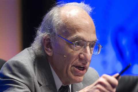 Wharton professor Jeremy Siegel warns the US stock rally may end soon - and expects a mild recession within months
