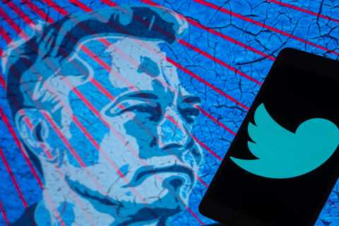 Twitter is facing a $700,000 lawsuit over unpaid bills for work including clearing out its Australian office and fitting-out its Singapore location