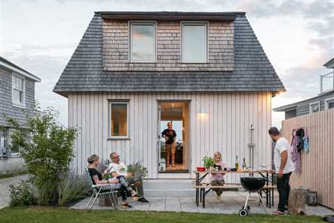 Construction Diary: This Architect’s Fugly Beach House Has the Most Exquisitely Crafted Kitchen